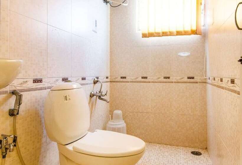 هتل The Altruist Business Stays