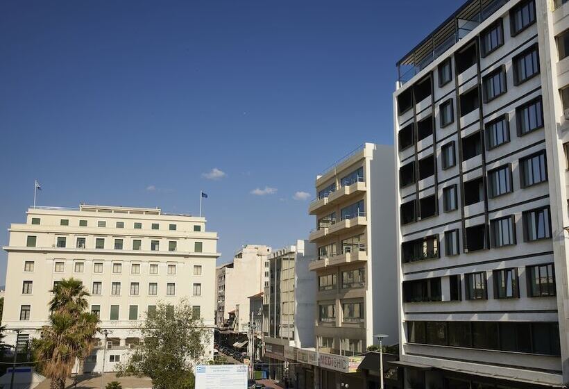 בית מלון כפרי The Port Square