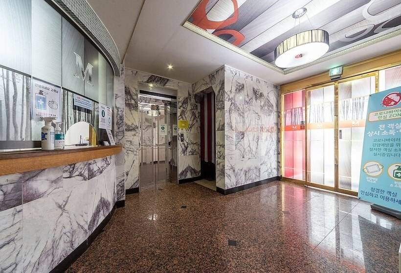 מוטל Gwangju Sangmu M