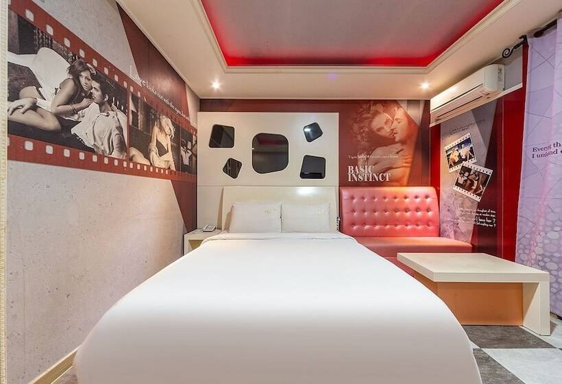 מוטל Gwangju Sangmu M