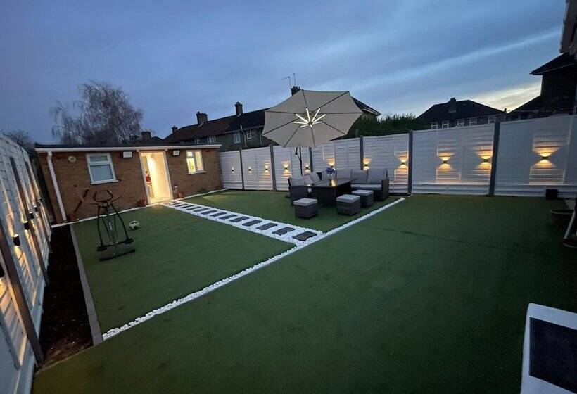 پانسیون North Avenue Guest House Ltd, Heathrow Airport Free Parking