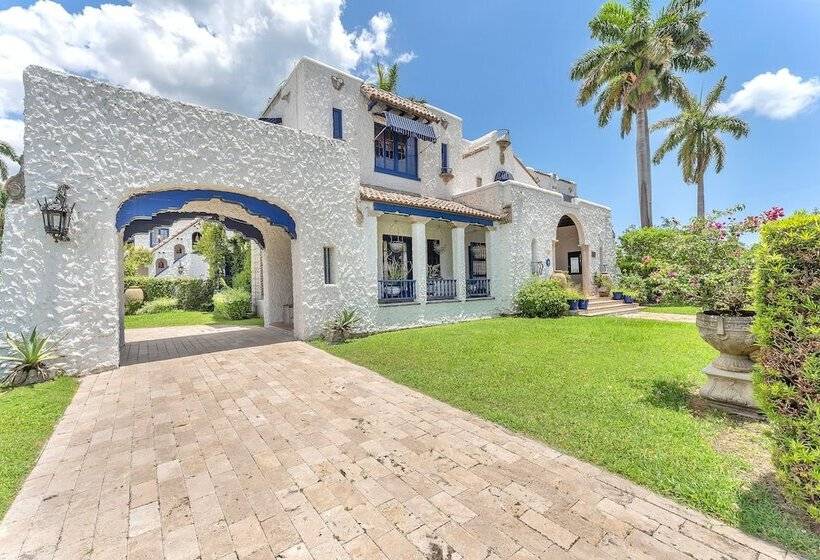 پانسیون Young Mansion