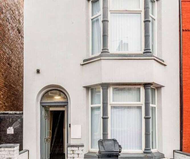 اقامتگاه Immaculate 4 Bed House Near Anfield And Goodison