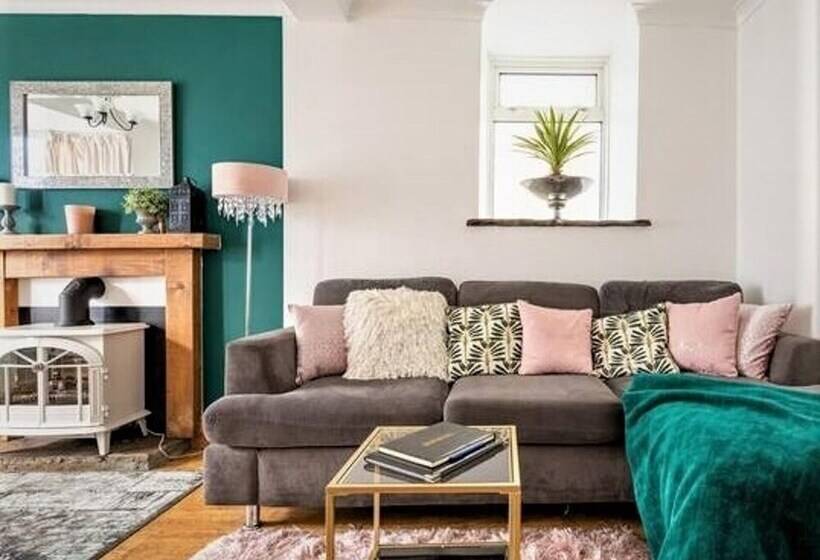 Резиденция Lovely 3 Bed House In Bridgend 7min From Porthcawl