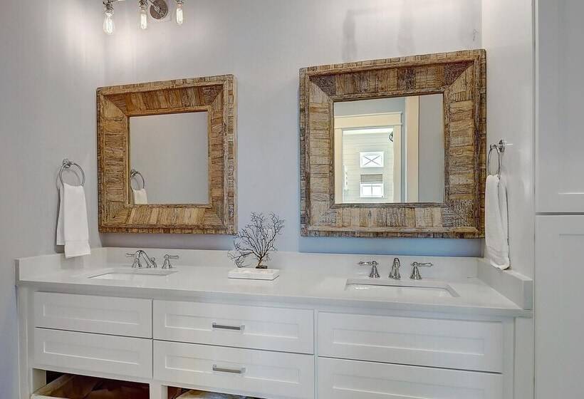 The Lighthouse 328 Coa