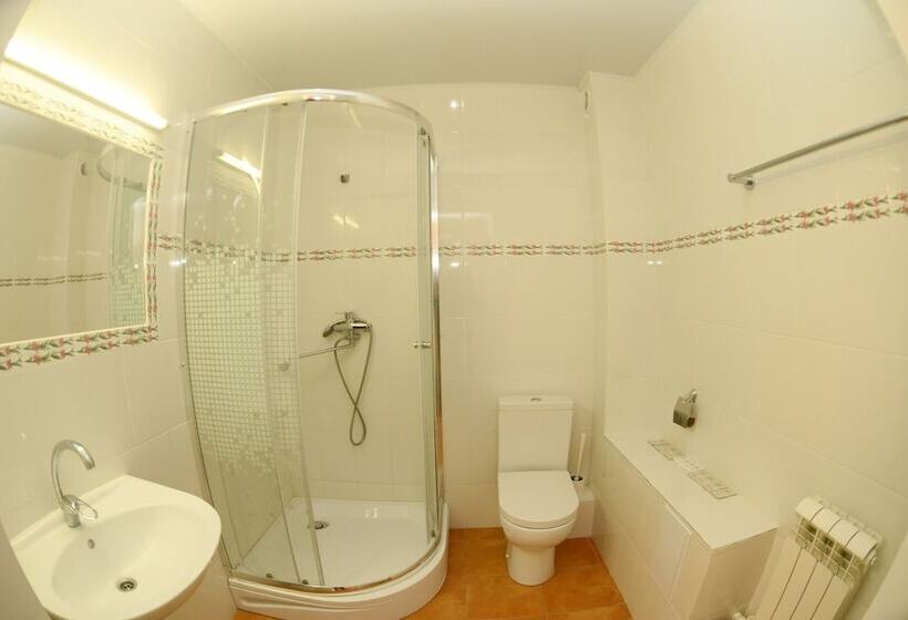 Anna Hotel Dme