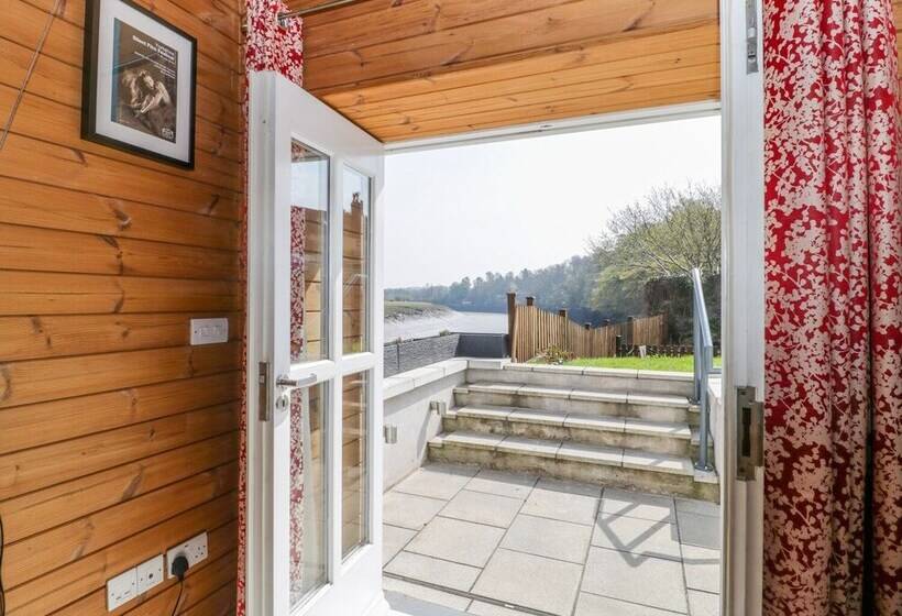 Avonside Cottage