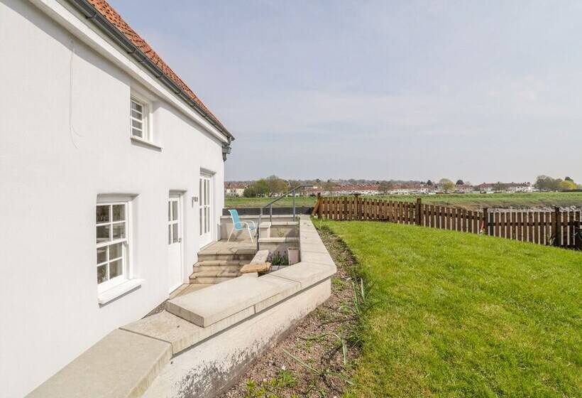 Avonside Cottage
