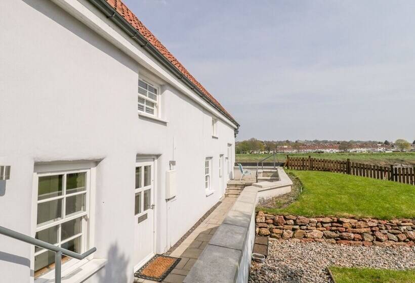 Avonside Cottage