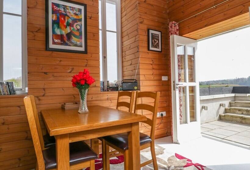 Avonside Cottage