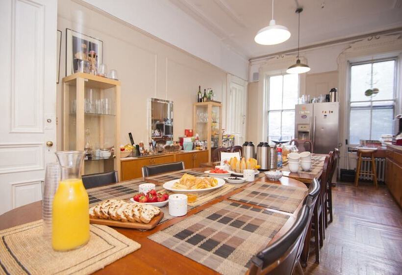 مبيت وإفطار Saint Nicholas Inn Guesthouse