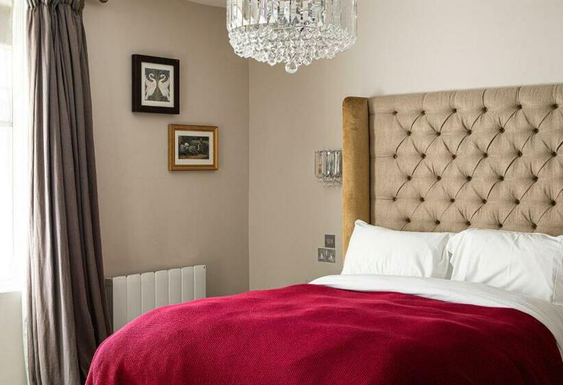 تختخواب و صبحانه The George At Backwell