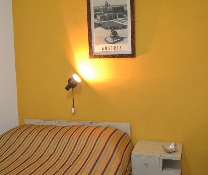 Hostal Austria   Hostel