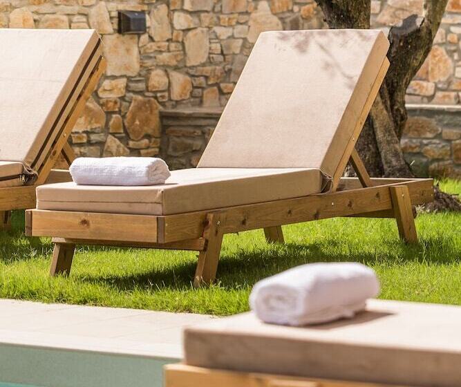 هتل Makris Luxury Rooms