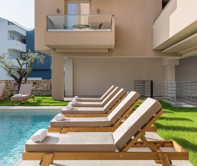 هتل Makris Luxury Rooms