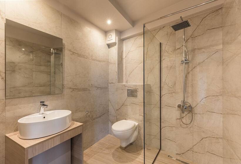 هتل Makris Luxury Rooms