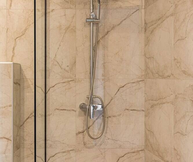 هتل Makris Luxury Rooms
