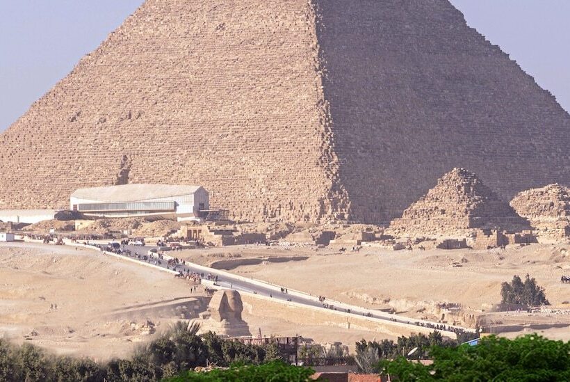 هتل Nine Pyramids View