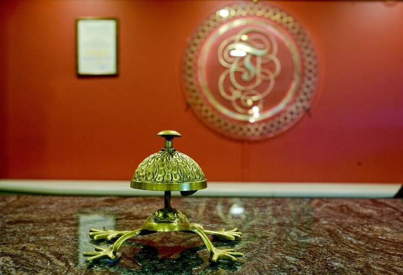 هتل Old Traditions