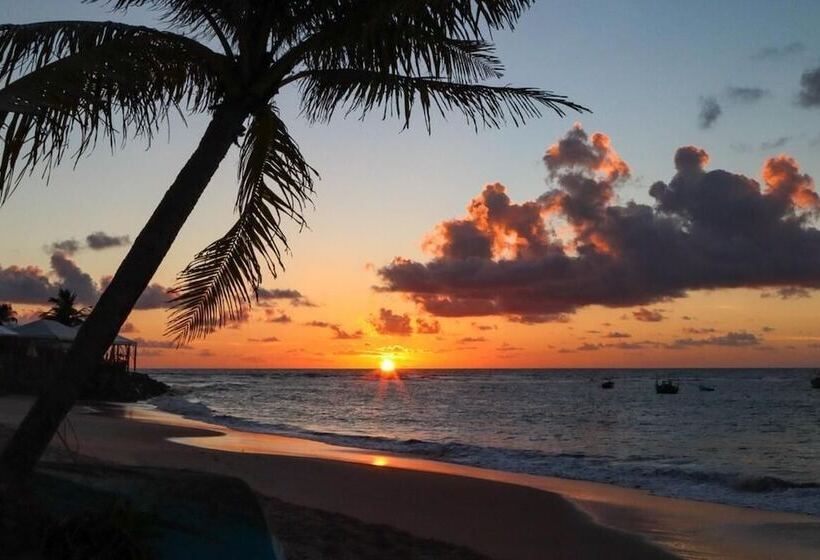 هتل Pousada Praia De Guarajuba