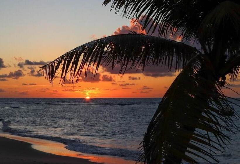 هتل Pousada Praia De Guarajuba