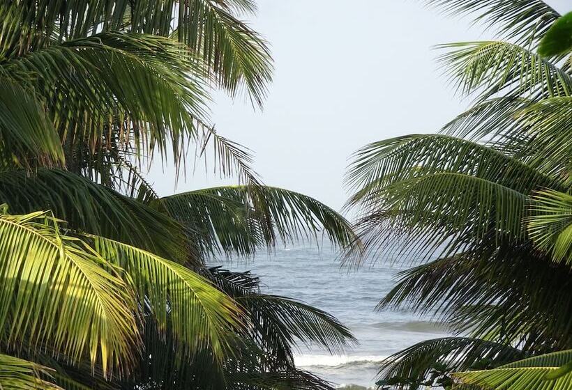 پانسیون Moragalla Beach Home Guesthouse