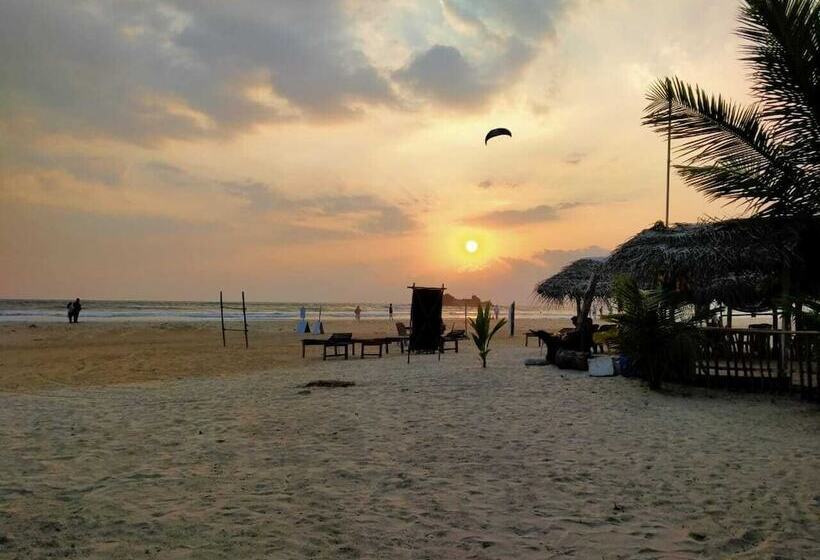 پانسیون Moragalla Beach Home Guesthouse