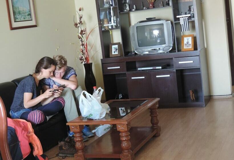 פנסיון Transit Home Bed And Breakfast   Adults Only