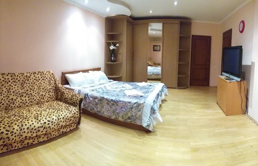 Yarilo Hotel Dme