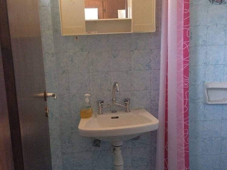 مبيت وإفطار Elena Rooms