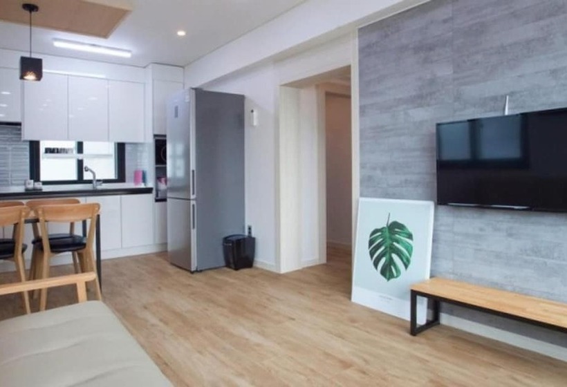 Busan Yeonhwa Reef Pension Dreamer