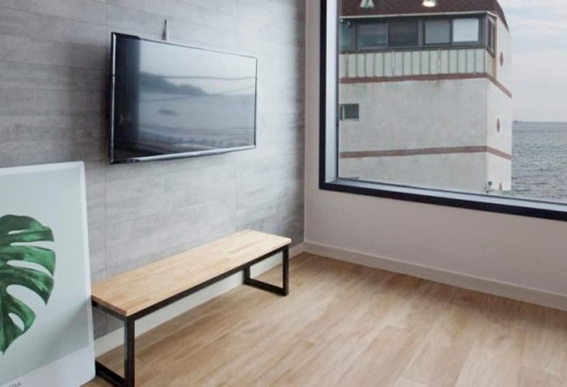 Busan Yeonhwa Reef Pension Dreamer