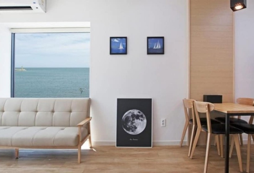 Busan Yeonhwa Reef Pension Dreamer