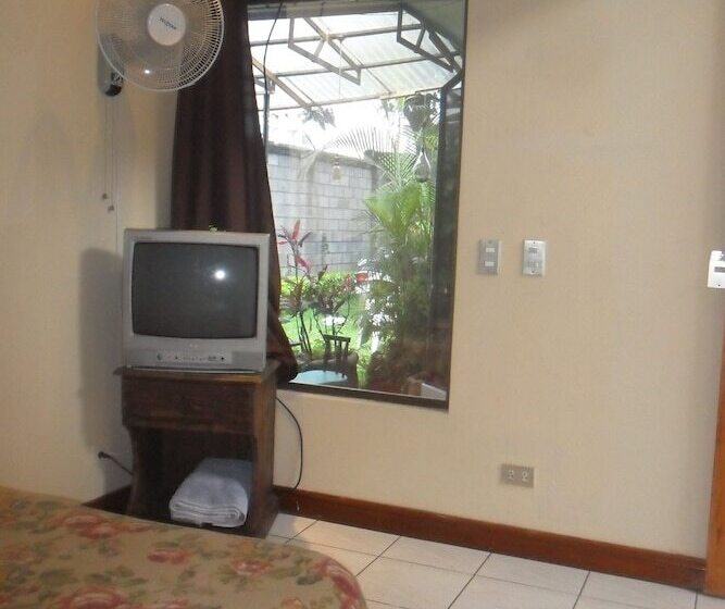 Green Country Hotel Hostel