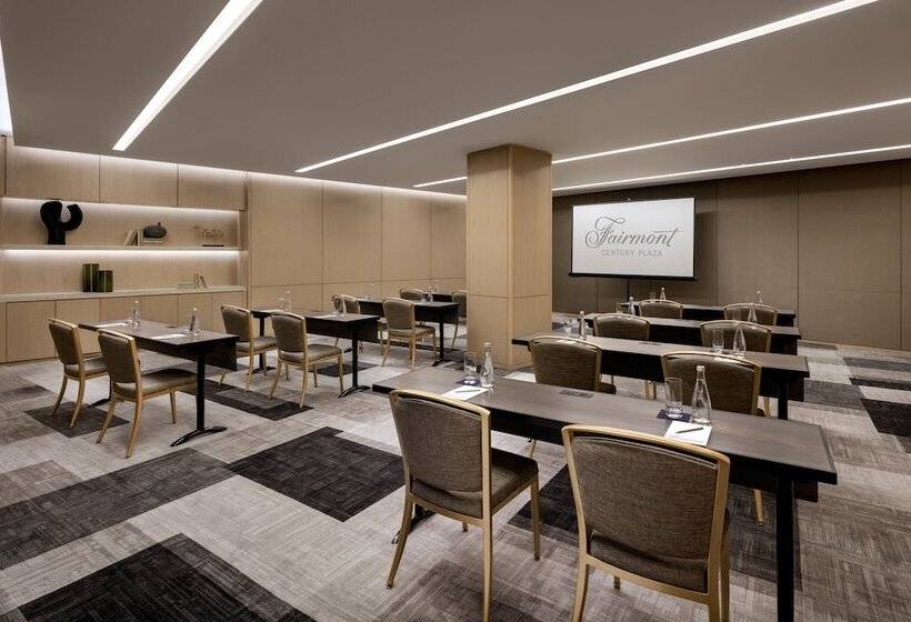 فندق Fairmont Century Plaza Gold Experience