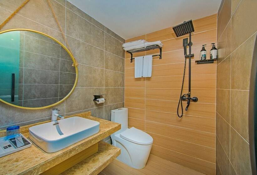 هتل Shenzhen East Railway And Buji Subway Station Ranch