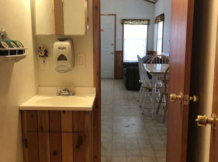 호텔 Top Of The Hill Rv Resort & Cabins