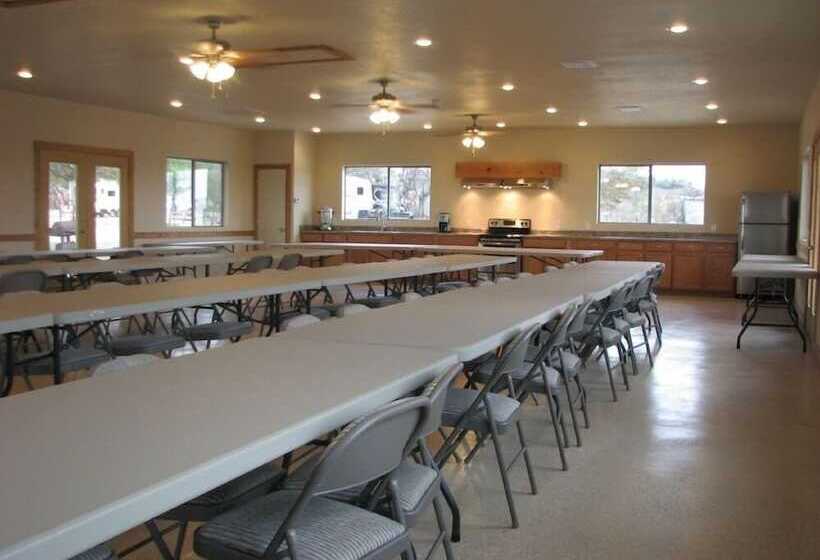 호텔 Top Of The Hill Rv Resort & Cabins