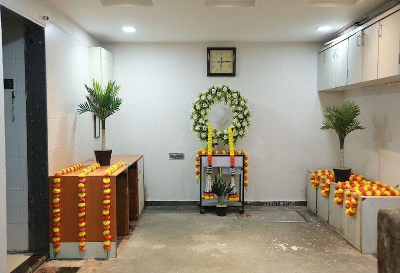 Отель Villa Residency Navi Mumbai