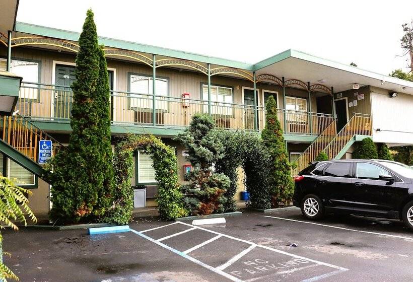 فندق على الطريق Value Inn