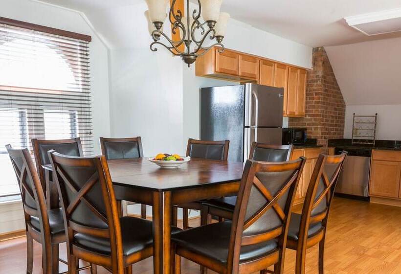 پانسیون 7 On Strath