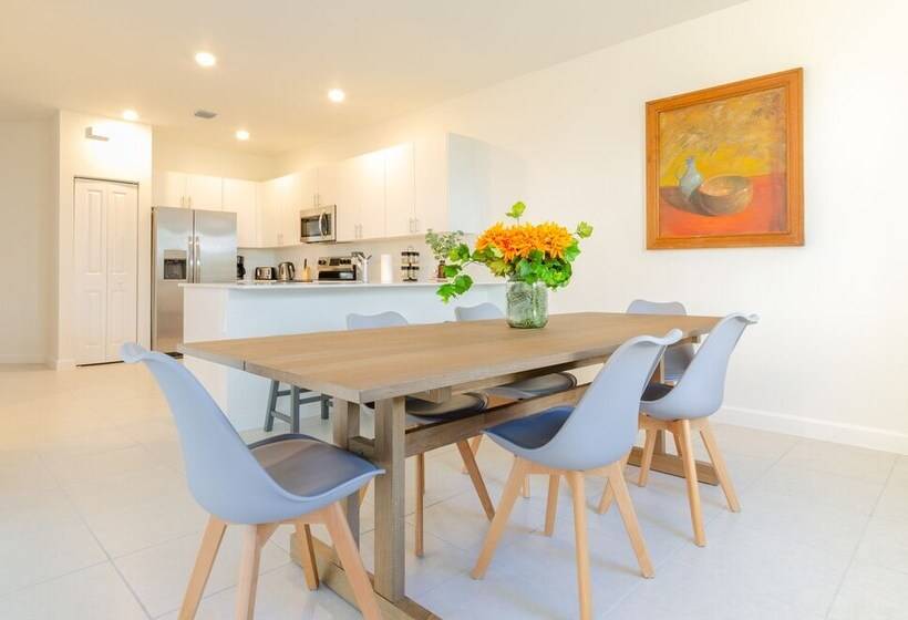 بنسيون Glamorous 4br New & Modern Near Fl Keys