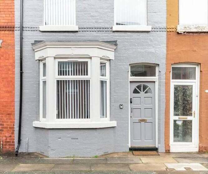 اقامتگاه Inviting 3 Bedroom Home In Liverpool With Parking