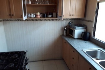 تختخواب و صبحانه Reko Homes