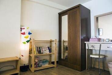 تختخواب و صبحانه Shabby Home 28