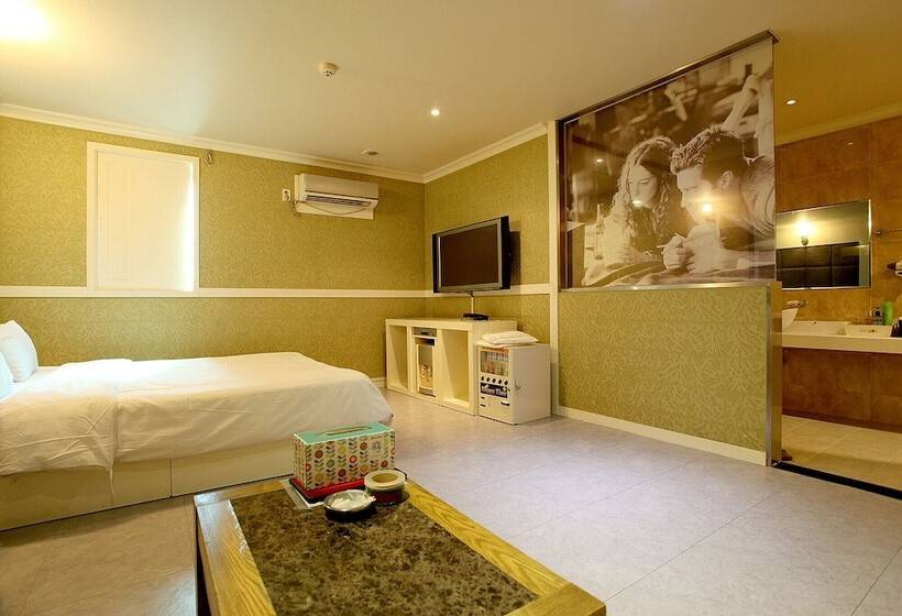 モーテル Guri Film 372