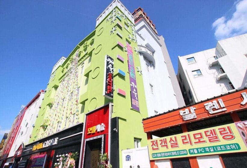 מוטל Gwangju Sangmu Castle