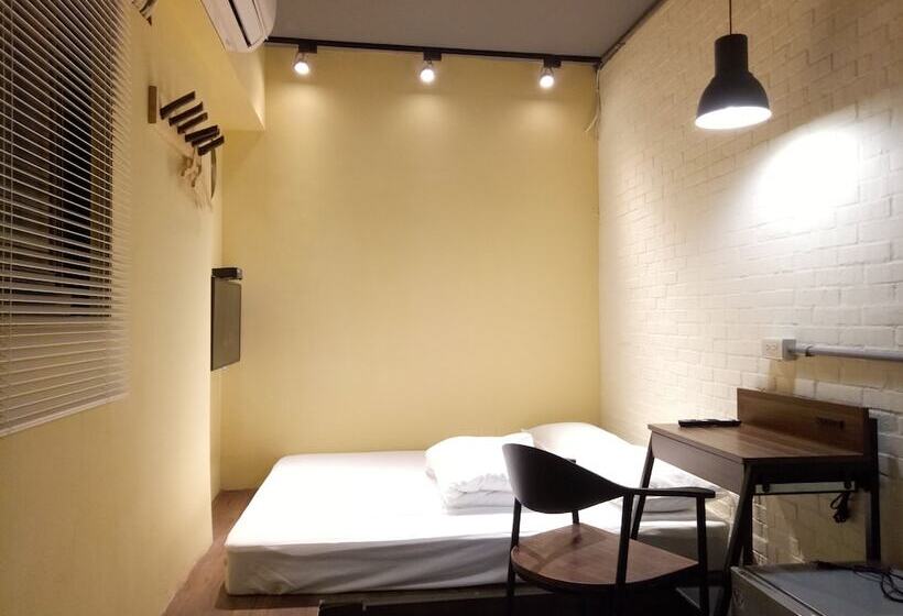 پانسیون Chi House