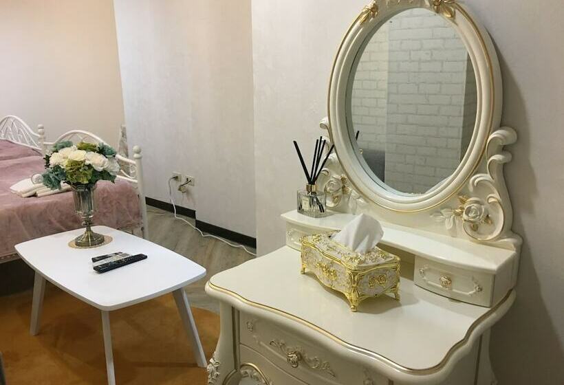 پانسیون Ha Ha Cat Home Kaifeng