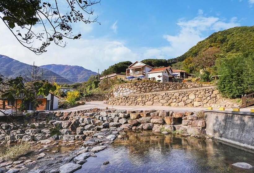 هتل Hadong Jiri Mountain Saesori Pension